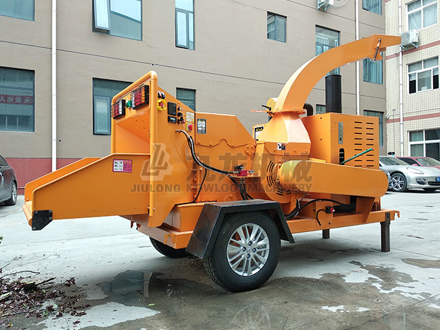 園林樹(shù)枝粉碎機(jī)解決了廢棄樹(shù)枝處理難題